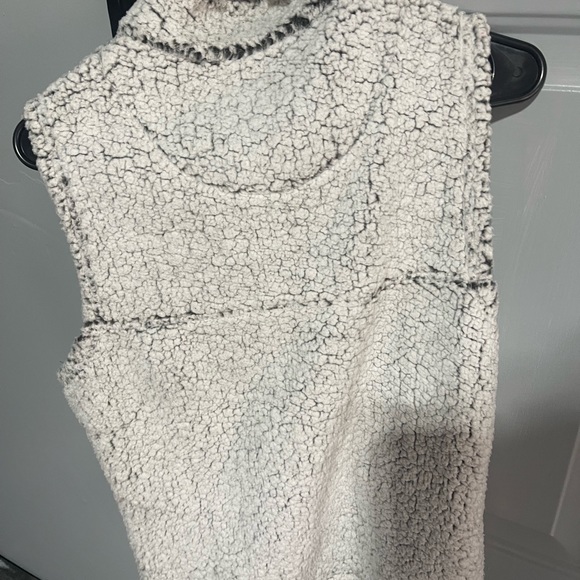 Medium Vest - Picture 3 of 3